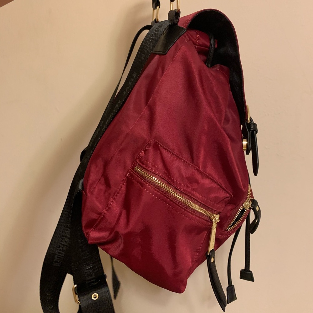 Backpack - Picture 3 of 6